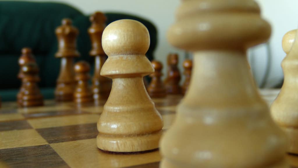 How the Pawn moves in chess