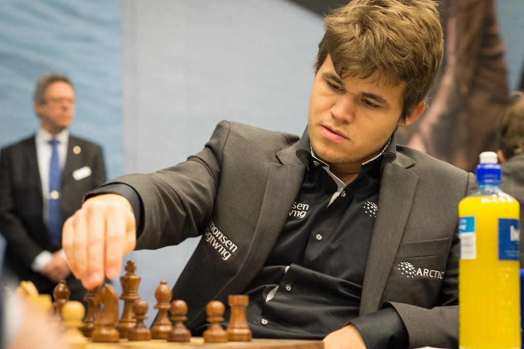 Magnus Carlsen vs Garry Kasparov (2004)