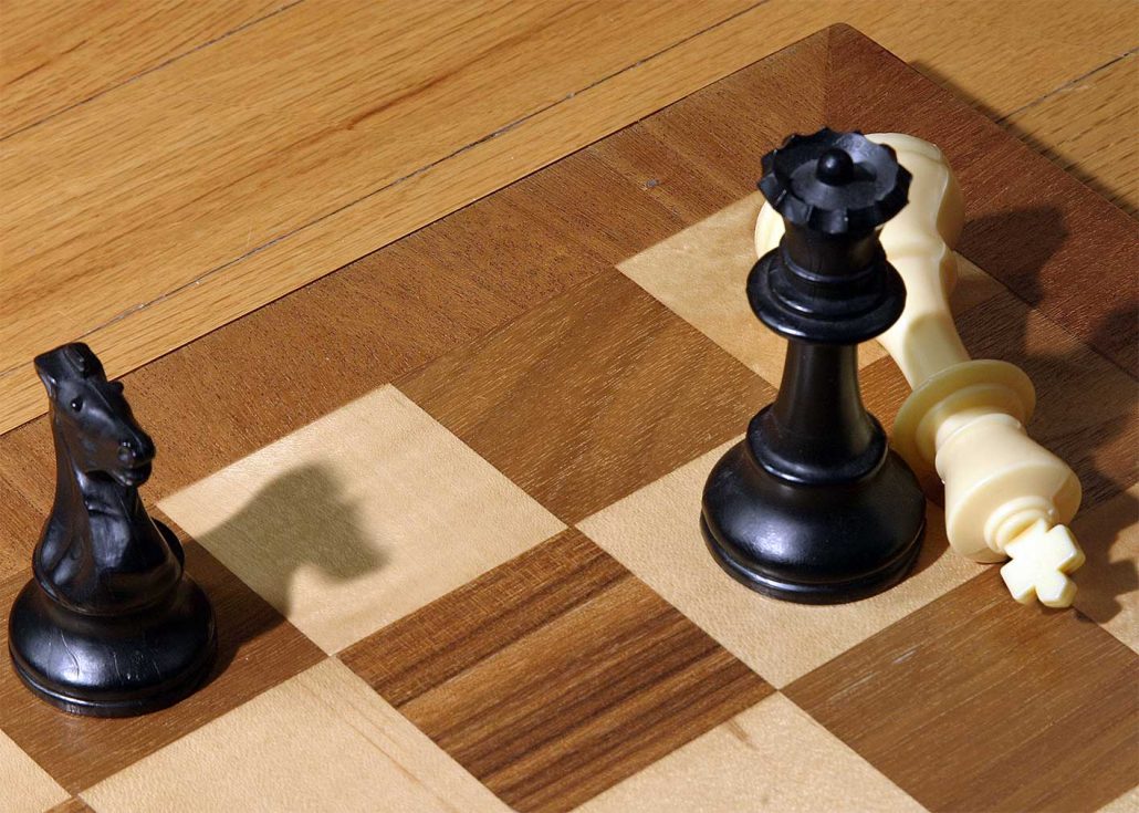 Win At Chess Fast With These 10 Tips And Tricks For Beginners