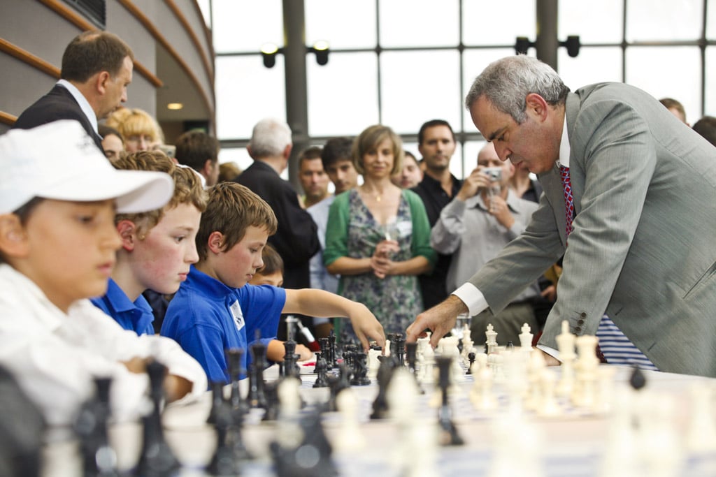 A Chess Prodigy: Alireza Firouzja - Alberto Chueca - High