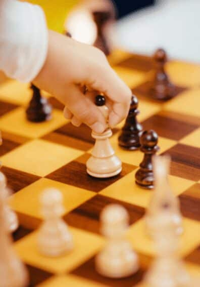 The Chueca Method: The Chess Lessons you must know to improve your rating depending on the level you are. 1 Chess coach