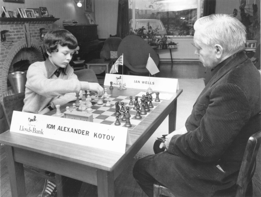 Old Alexander Kotov playing vs Wells.