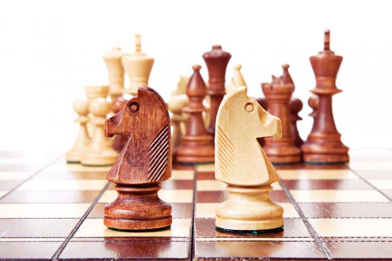 What are chess pieces called in German?
