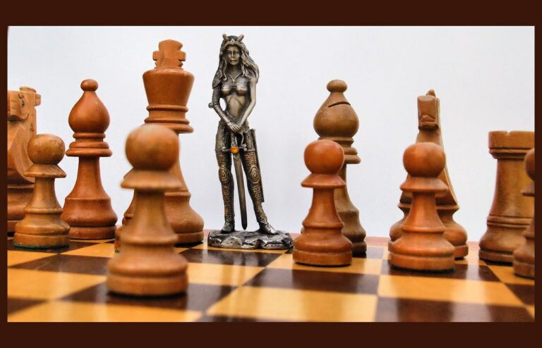 Chess queen's gambit