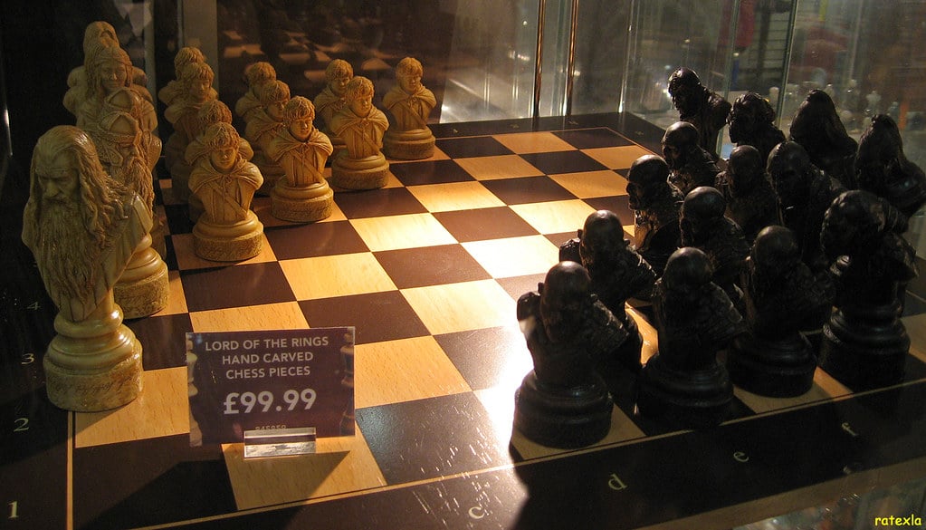 What was Bobby Fischer's favorite chess set?