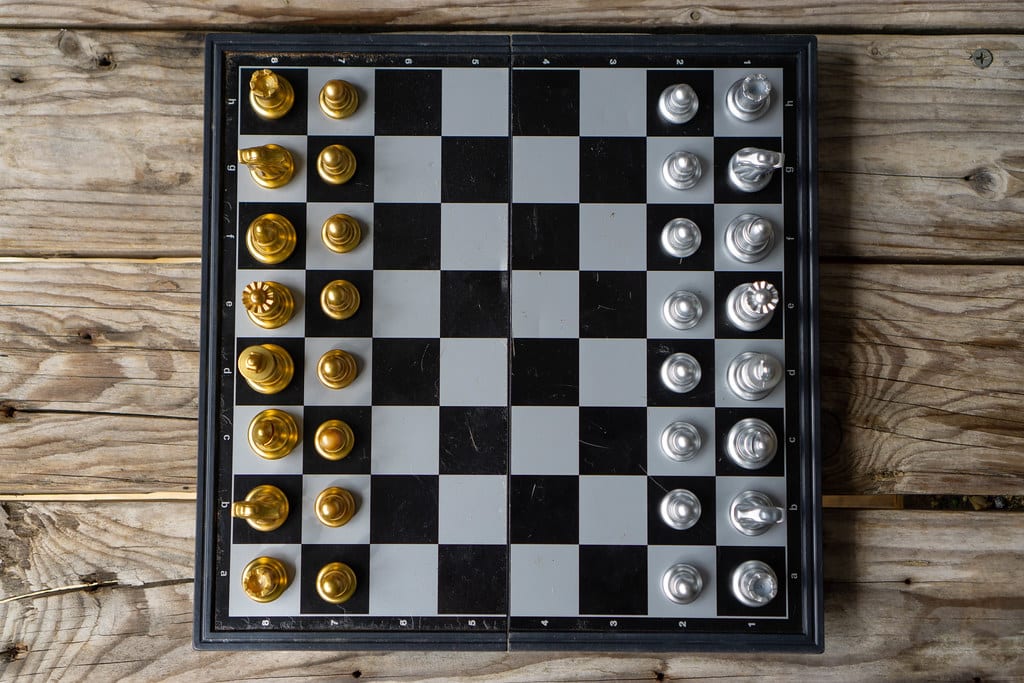 Magnetic chess board