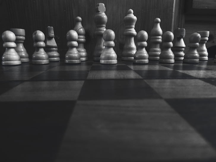 What is the best size chess board?