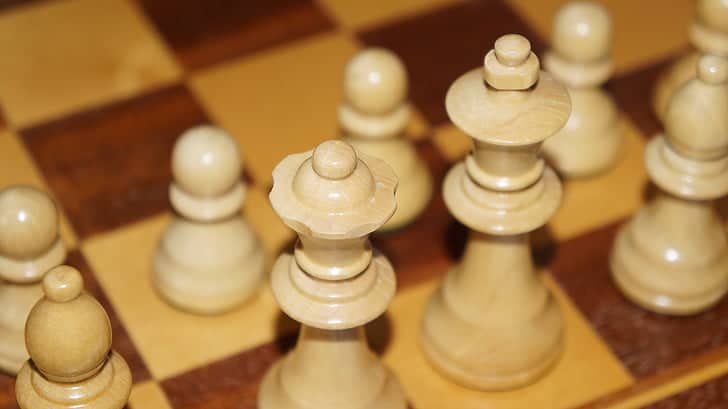 Online chess against the computer: A positive lesson about the #1 most powerful chess engines. 2 online-chess-against-the-computer-2