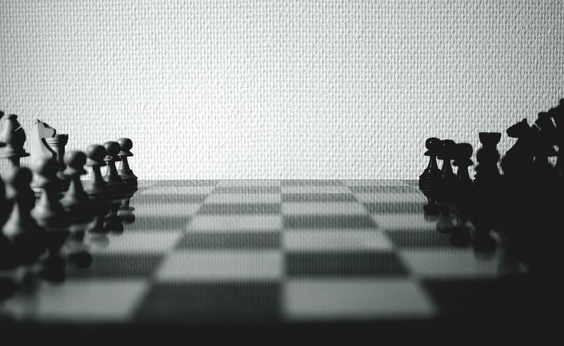 Can 2 people play chess online?
